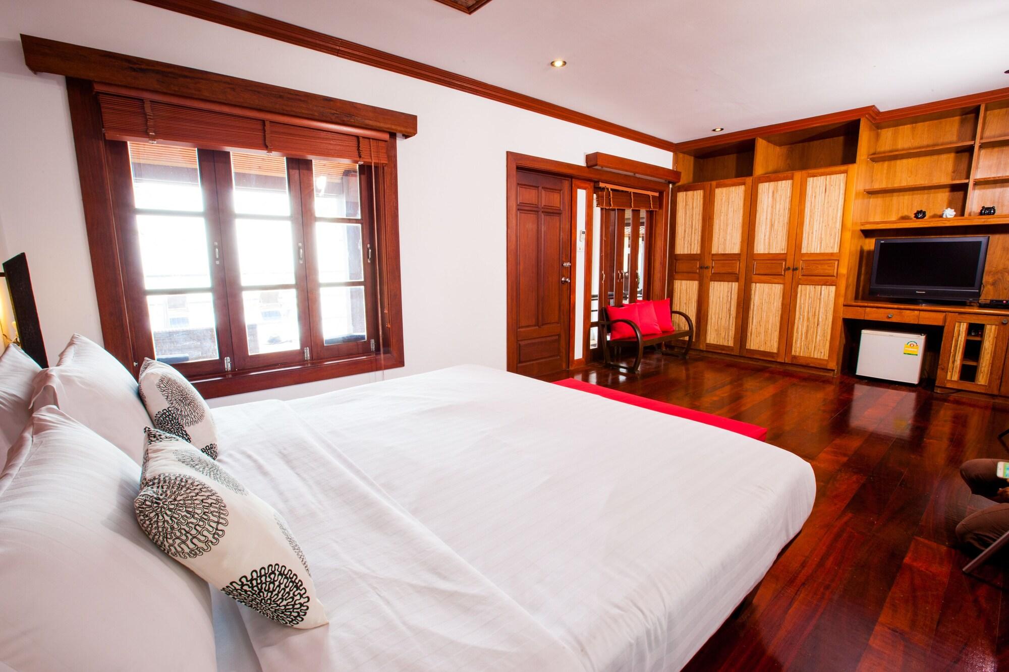 Pao Jin Poon Front Villa *