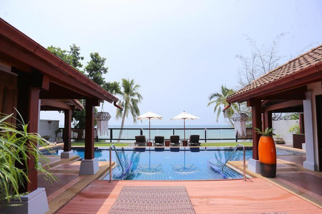 Pao Jin Poon Front * Ko Samui