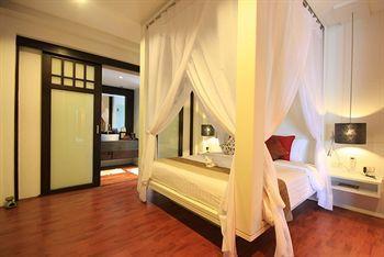 Villa Pao Jin Poon Front *