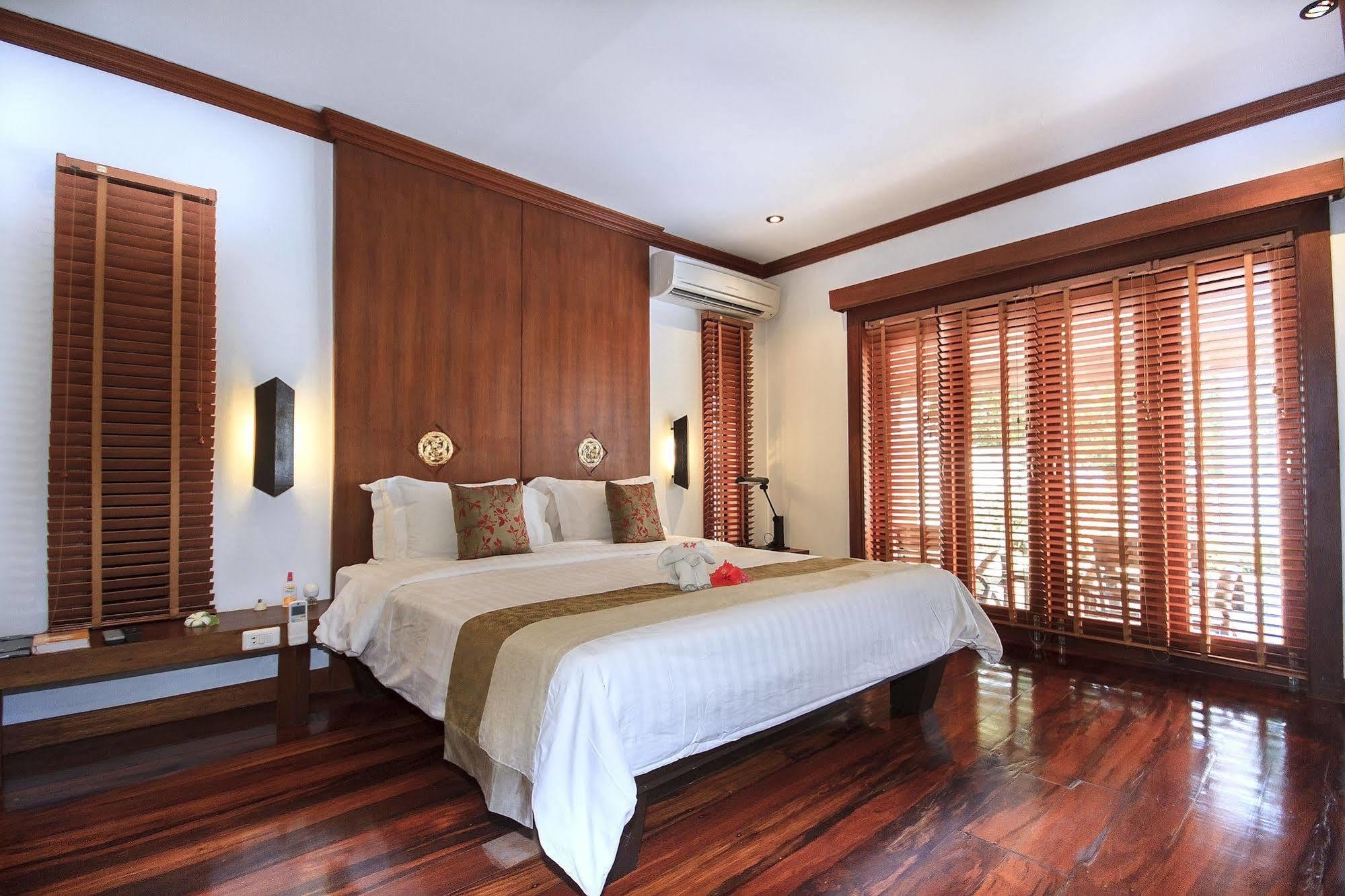 Pao Jin Poon Front Villa *