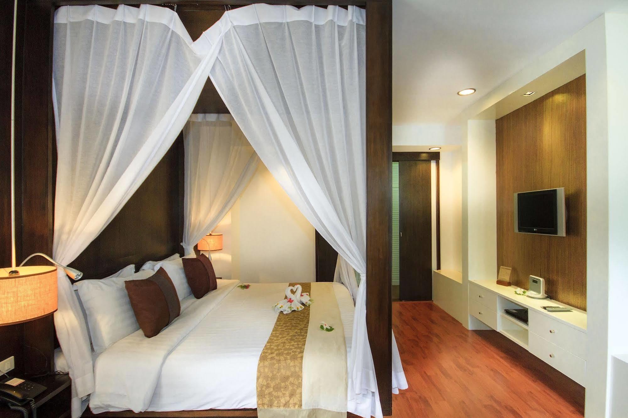 Villa Pao Jin Poon Front *